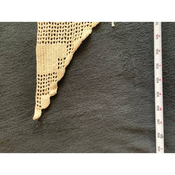 Crocheted Antique Mantle Scarf With Geometric Design 18" X 107" - Picture 6 of 12